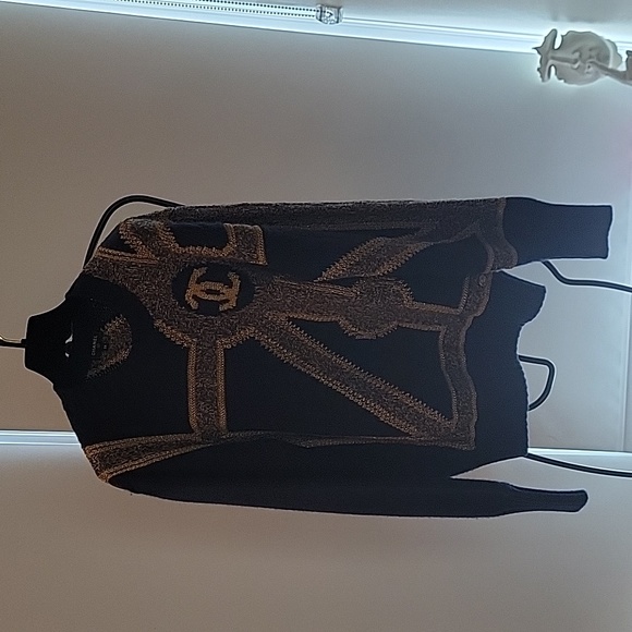 Chanel Navy cashmere knit sweater - Picture 2 of 10